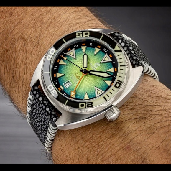 Ocean Crawler Core Diver GMT V2 Watch Sapphire - Picture 2 of 5
